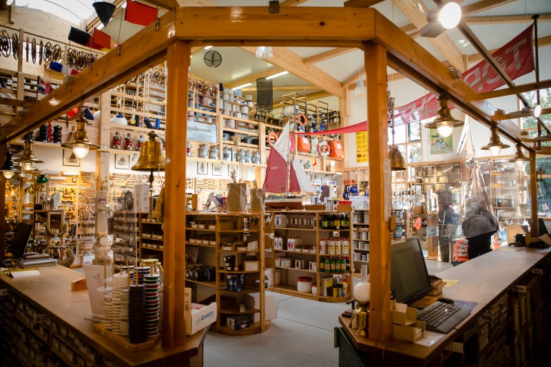 Schiffsausrüstung & Werftausrüstung TOPLICHT